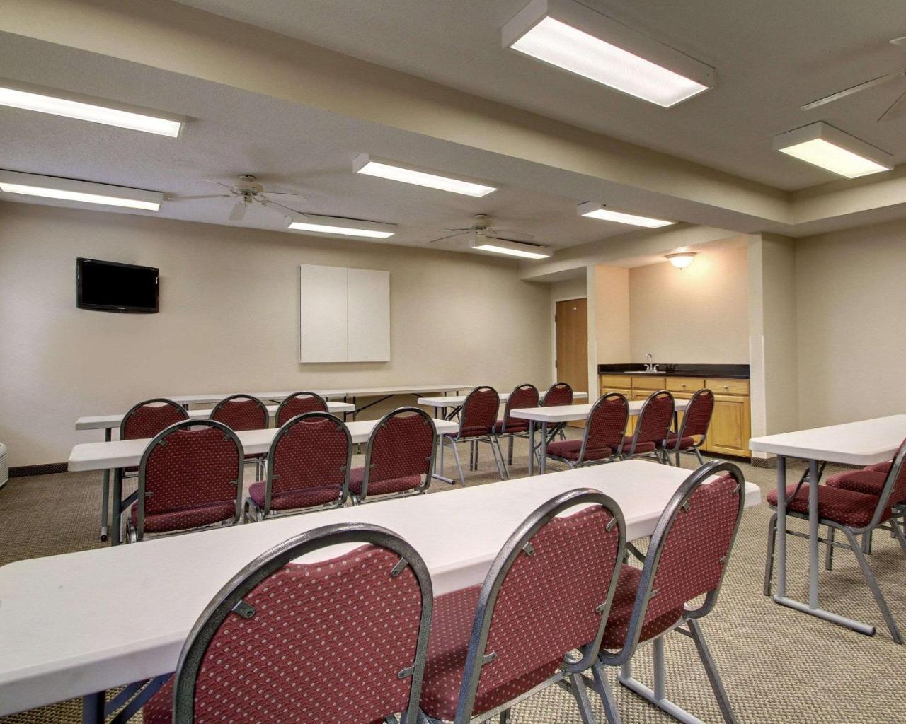 Columbia Inn & Suites Экстерьер фото